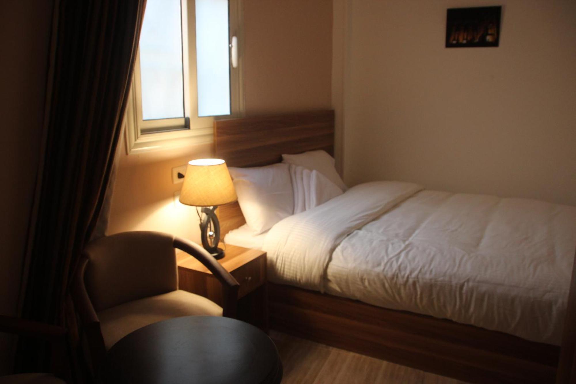 Farida Pyramids Boutique Hotel Kafret el-Gabal Exteriör bild