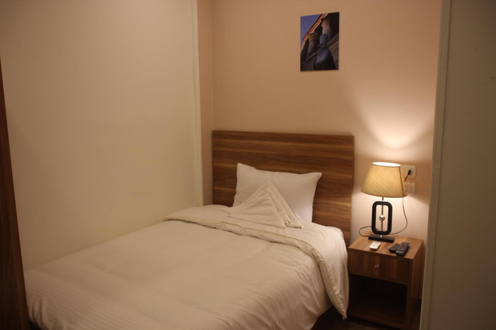 Farida Pyramids Boutique Hotel Kafret el-Gabal Exteriör bild
