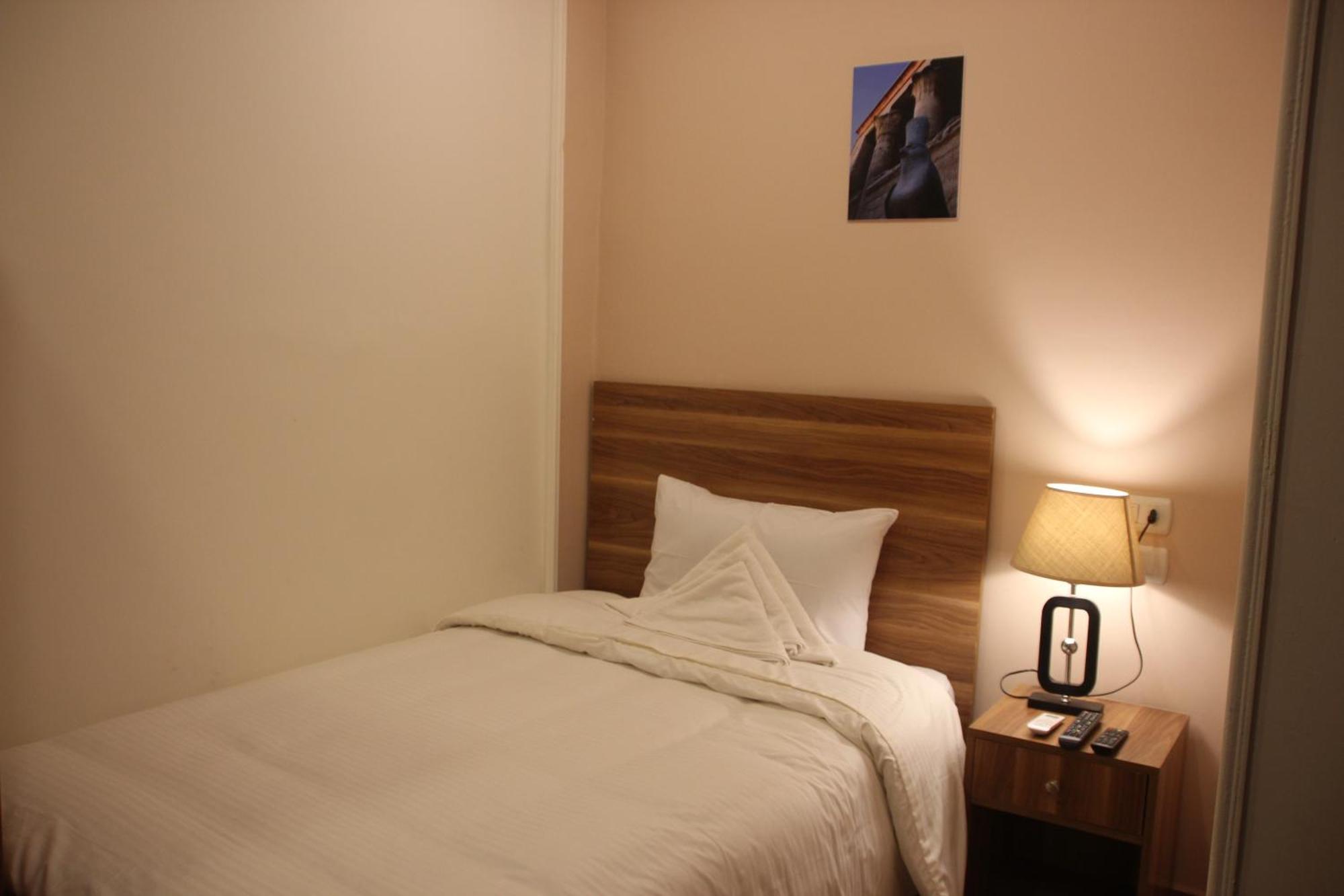Farida Pyramids Boutique Hotel Kafret el-Gabal Exteriör bild
